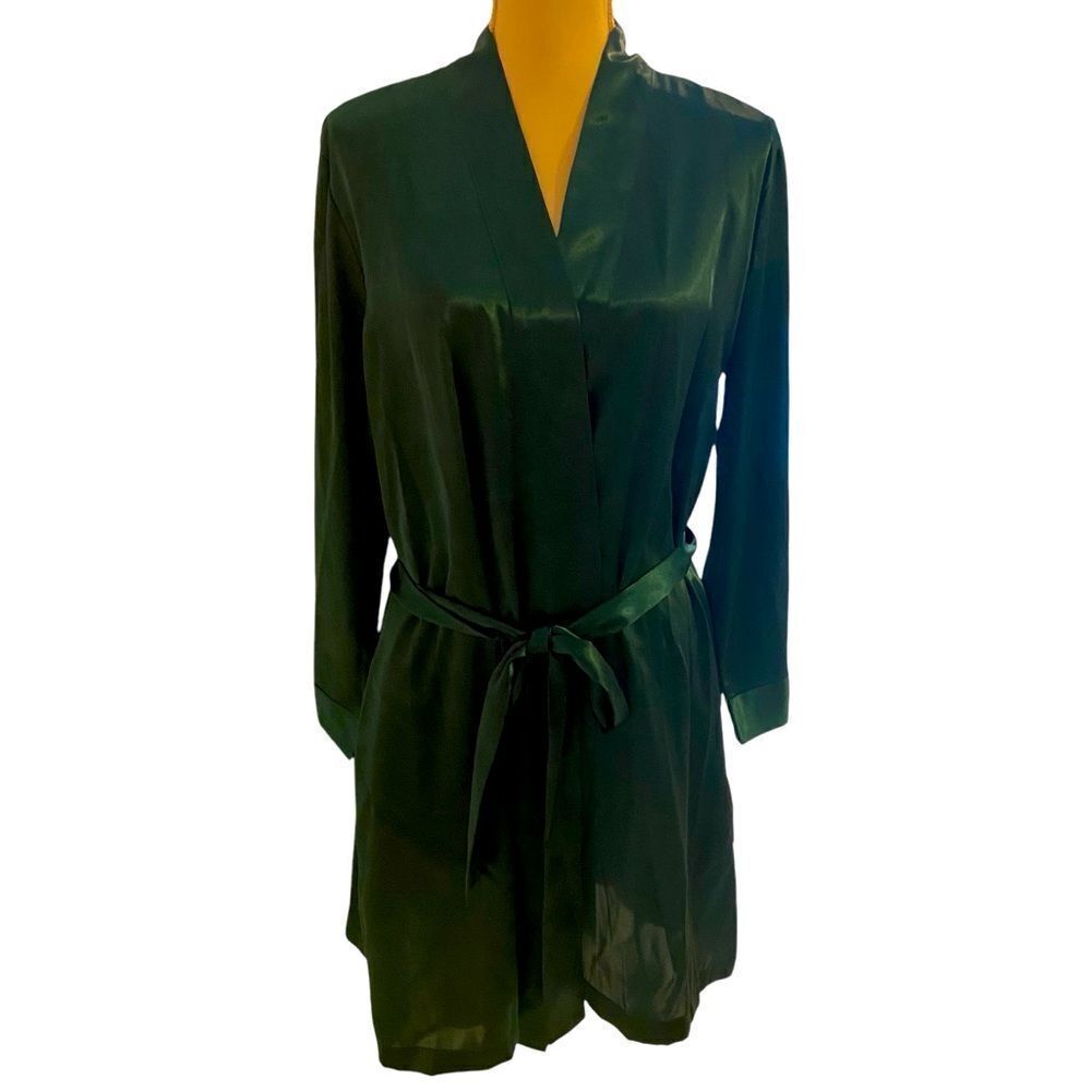 Morgan Taylor Intimates Green Satin Robe Size Medium NWT